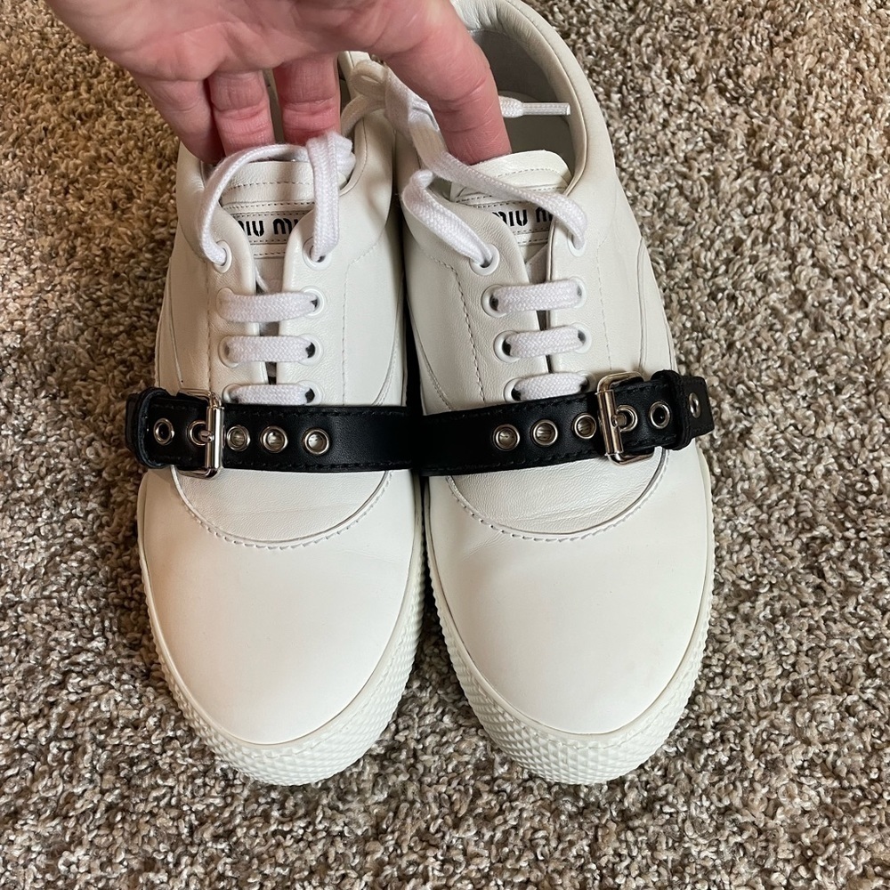 Miu Miu Leather Buckle Low-Top Sneaker, contrast White and black size EU 40 - Picture 2 of 13